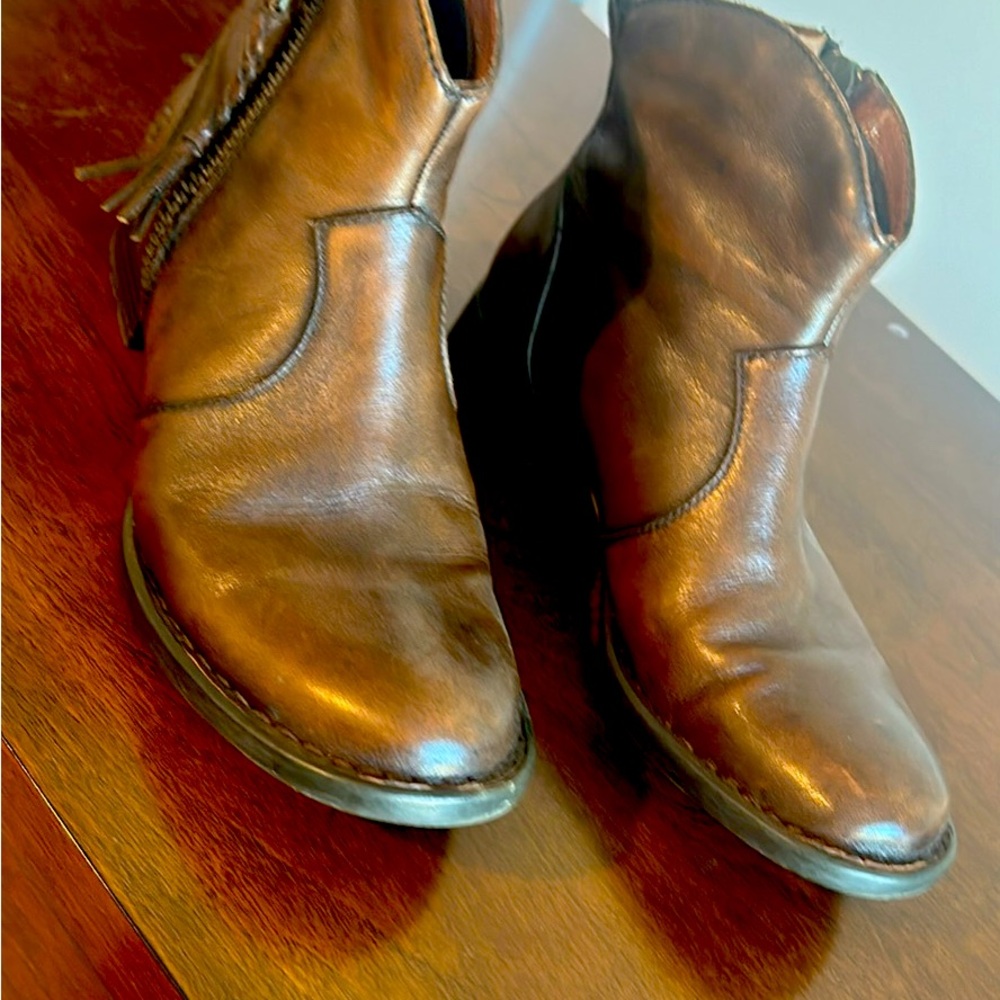 Born booties - Picture 2 of 2